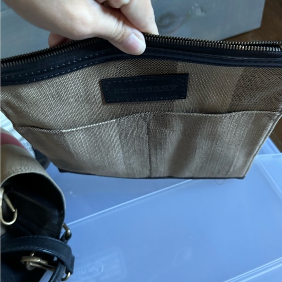 Burberry Shoulder Bag (with clutch insert) - Picture 8 of 9